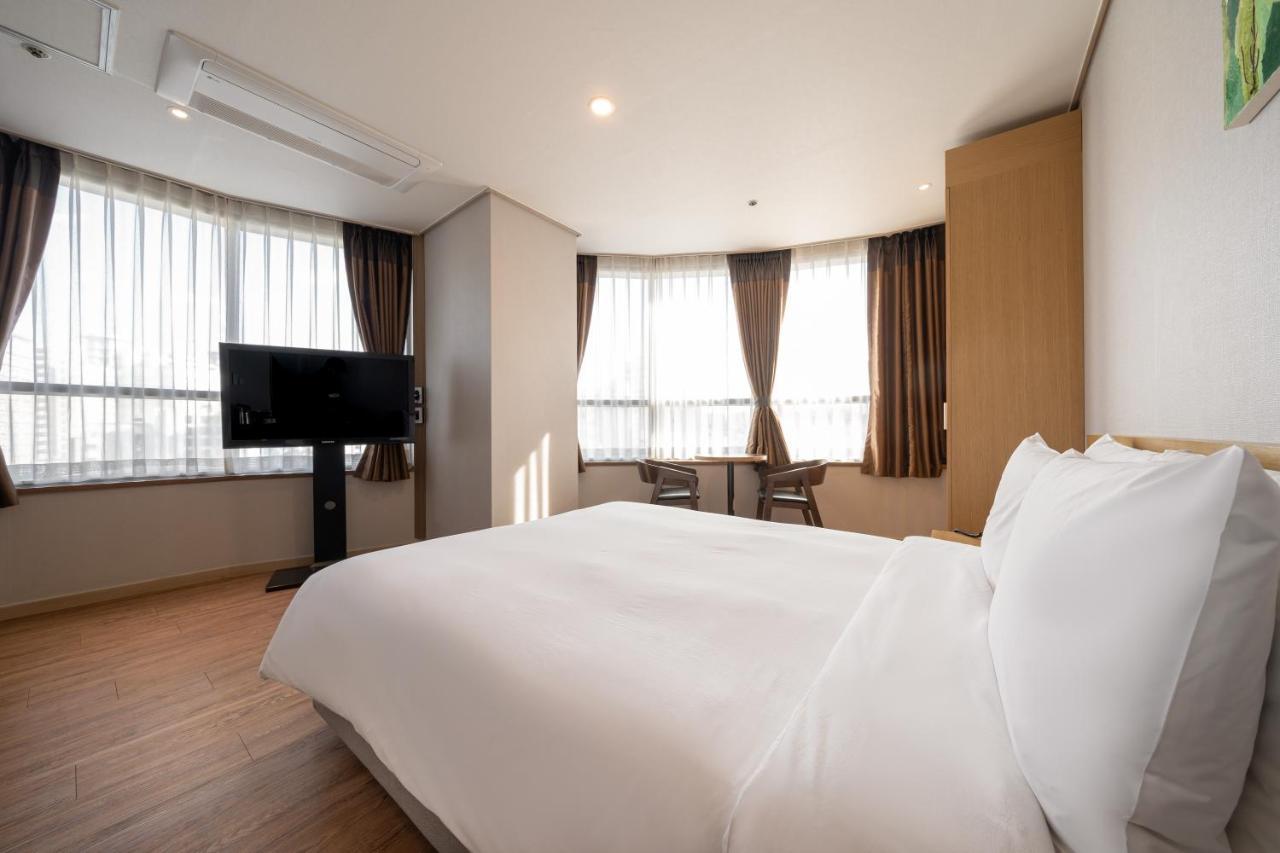 Hotel Ramada By Wyndham Seoul Dongdaemun Exterior foto