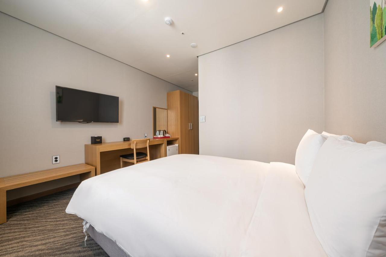 Hotel Ramada By Wyndham Seoul Dongdaemun Exterior foto